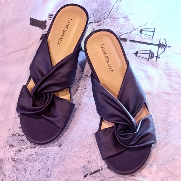 NWT!! Size 9W Lane Bryant Navy Satin Mules - Picture 2 of 13